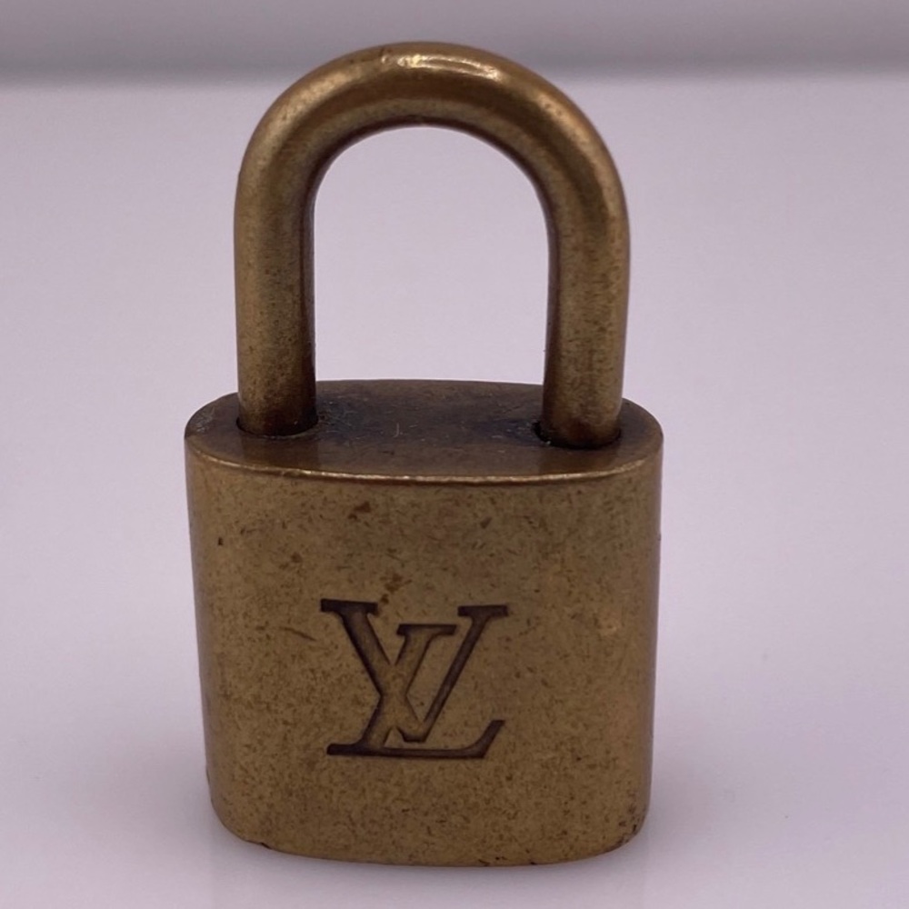 #317 Authentic LOUIS VUITTON Lock & NO Key Padlock brass Unpolished LV